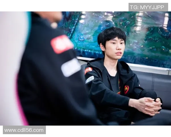 世界大师赛分析：FPX团队协作展现出色配合与默契