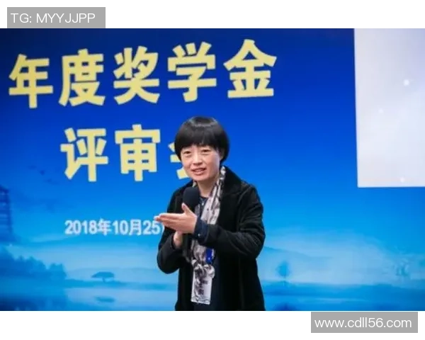 与李芳对话探索和平精英职业生涯的成长与挑战 与李芳对话探索和平精英职业生涯的成长与挑战