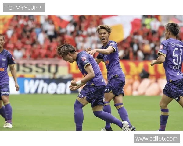 广岛三箭与河床激战正酣赛果揭晓引发球迷热议